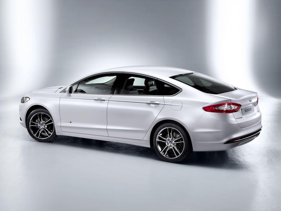  Ford Mondeo Hybrid Sedan 2014 года  (фото 8 из 19)